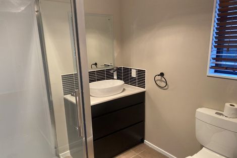 Photo of property in 12 Mcewen Crescent, Riverstone Terraces, Upper Hutt, 5018