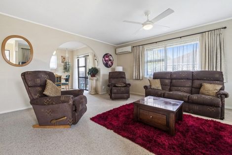 Photo of property in 2/66 Marne Road, Papakura, 2110