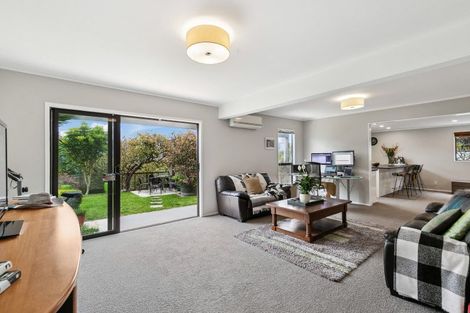 Photo of property in 30 Woodman Drive, Tawa, Wellington, 5028