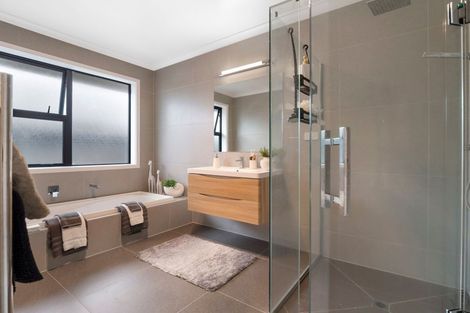 Photo of property in 54 Norfolk Drive, Cambridge, 3434