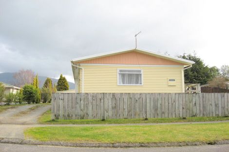 Photo of property in 4 Mihipeka Grove, Turangi, 3334