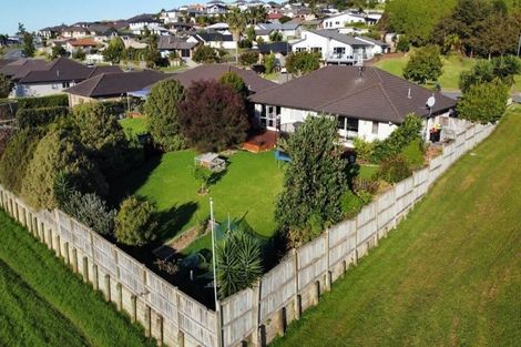 Photo of property in 120 Waterside Drive, Pyes Pa, Tauranga, 3112