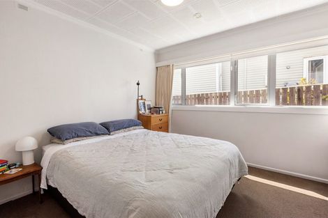 Photo of property in Victoria Court, 4/4 Queen Street, Mount Victoria, Wellington, 6011