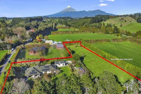 Photo of property in 200 Cowling Road, Hurdon, New Plymouth, 4371