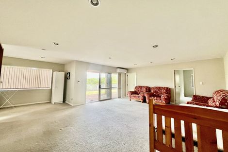 Photo of property in 76 Laurel Oak Drive, Schnapper Rock, Auckland, 0632