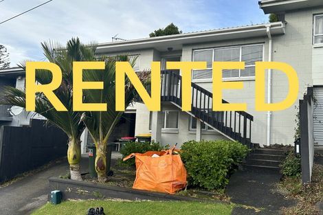 Photo of property in 2/84 Peach Road, Glenfield, Auckland, 0629