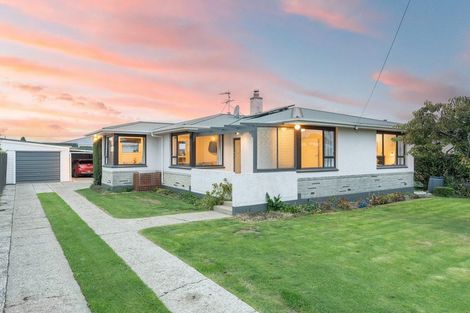 Photo of property in 16 Esk Place, Mosgiel, 9024