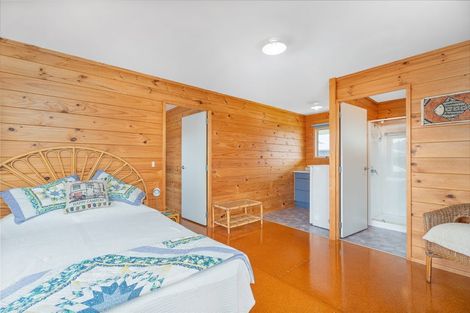 Photo of property in 10 Martin Place, Cooks Beach, Whitianga, 3591