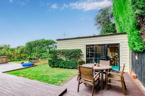 Photo of property in 115 Winara Avenue, Waikanae, 5036