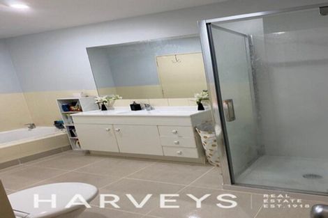 Photo of property in 2/17 Charlenne Close, Ranui, Auckland, 0612