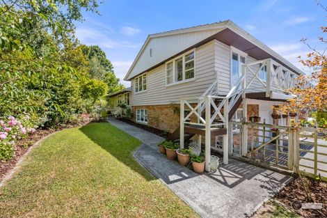 Photo of property in 15 Harewood Grove, Pinehaven, Upper Hutt, 5019