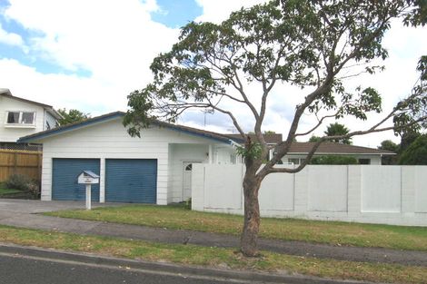 Photo of property in 14 Raphael Place, West Harbour, Auckland, 0618
