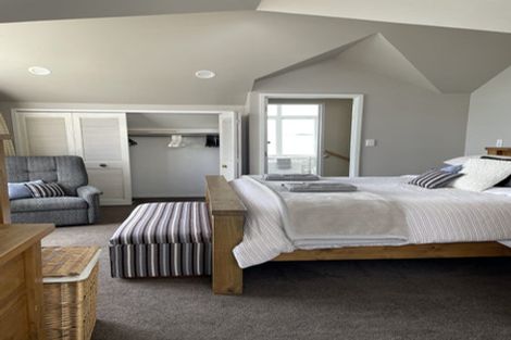 Photo of property in 17 Palliser Road, Roseneath, Wellington, 6011