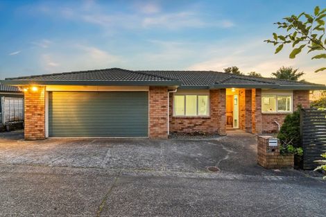 Photo of property in 12 Bokeen Lane, Flat Bush, Auckland, 2019