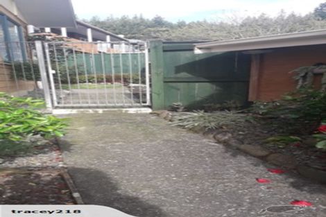 Photo of property in 2 Monarch Grove, Maoribank, Upper Hutt, 5018