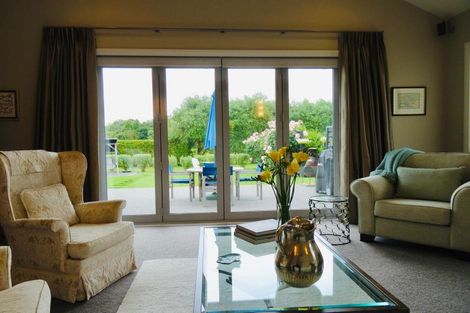 Photo of property in 27 Ohau Terraces, Ohau, Levin, 5570