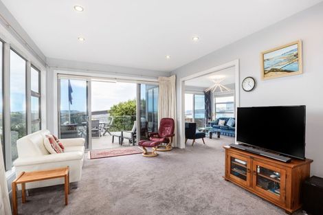 Photo of property in 5 Seascape View, Paremata, Porirua, 5024