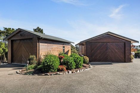Photo of property in 76 Brick Bay Drive, Sandspit, Warkworth, 0982