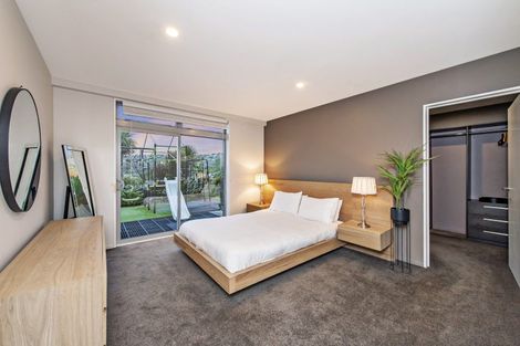 Photo of property in 2 Redcliffs View Lane, Redcliffs, Christchurch, 8081