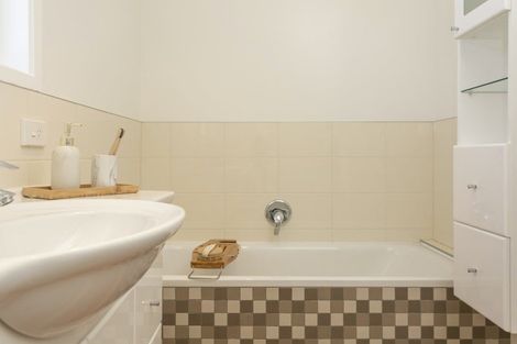 Photo of property in 2/1 Henry Hill Road, Taupo, 3330