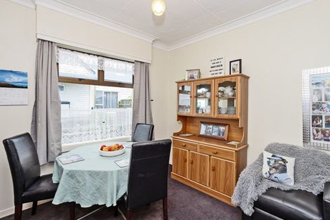 Photo of property in 180 Marine Parade, Bluff, 9814