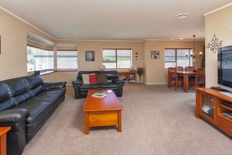 Photo of property in 32 Bob Charles Drive, Golflands, Auckland, 2013