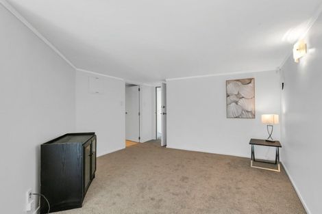 Photo of property in 16 Royal View Road, Te Atatu South, Auckland, 0610