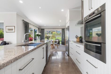 Photo of property in 11 Broadwater Close, Pyes Pa, Tauranga, 3112