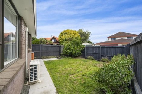 Photo of property in 1/27 Aberfoyle Place, Parklands, Christchurch, 8083