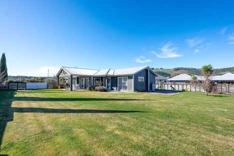 Photo of property in 3 Montgomery Crescent, Kinloch, Taupo, 3377