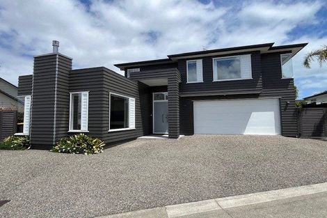 Photo of property in 9 Swindon Close, Mellons Bay, Auckland, 2014