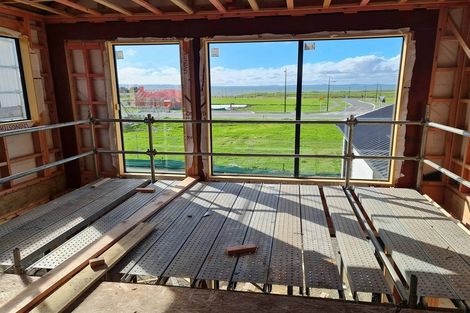 Photo of property in 8 Korowhiti Road, Clarks Beach, 2122