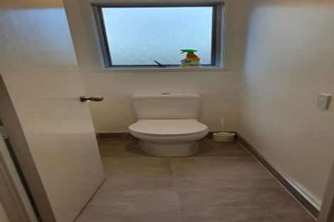 Photo of property in 16 Kemp Road, Massey, Auckland, 0614