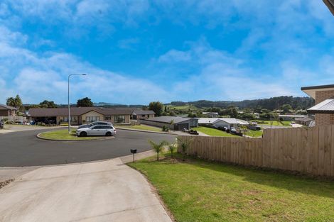 Photo of property in 13 Mcgowan Rise, Tuakau, 2121