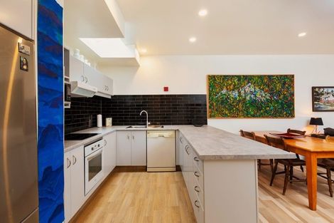 Photo of property in Henry Walton Flats, 3/2 Upper Queen Street, Auckland Central, Auckland, 1010