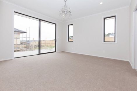 Photo of property in 9 Davey Crescent, Orewa, 0931
