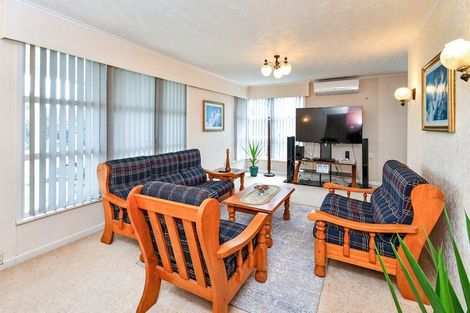 Photo of property in 43 Mckean Avenue, Manurewa, Auckland, 2102