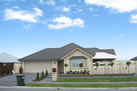 Photo of property in 6 Foresters Crescent, Parklands, Christchurch, 8083