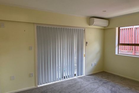 Photo of property in 11 Robin Lane, Browns Bay, Auckland, 0630