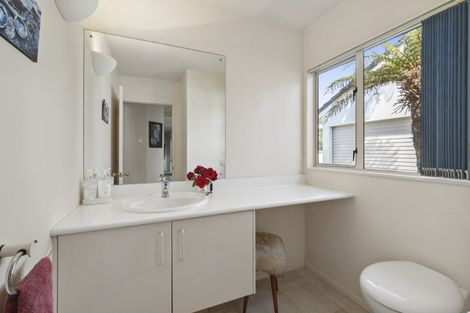 Photo of property in 84 Rushgreen Avenue, Pahurehure, Papakura, 2113