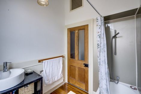 Photo of property in 2 Cameron Road, Bluff Hill, Napier, 4110