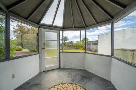 Photo of property in 31 Roberts Road, Matakatia, Whangaparaoa, 0930