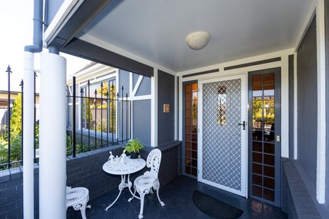 Photo of property in 38 Kensington Drive, Taradale, Napier, 4112