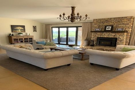 Photo of property in 10 Myra Evelyn Grove, Dairy Flat, Albany, 0792