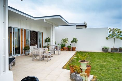 Photo of property in 106 Black Barn Road, Havelock North, 4294