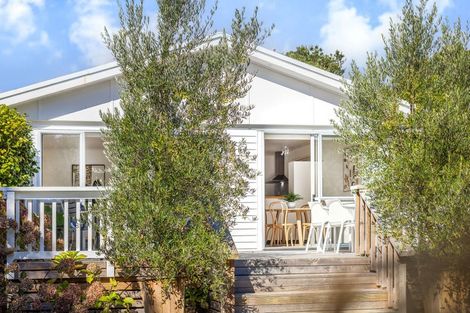 Photo of property in 22 Kaitawa Crescent, Paraparaumu, 5032