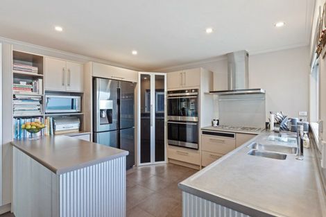 Photo of property in Fitzroy Beach Holiday Park, 1a Beach Street, Fitzroy, New Plymouth, 4312