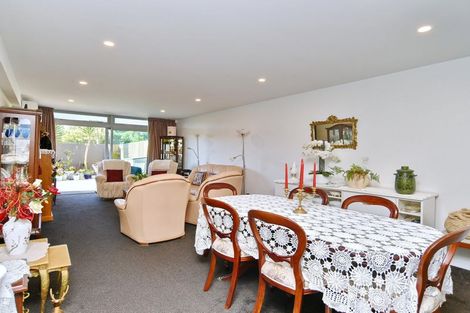 Photo of property in 2/272 Marine Parade, New Brighton, Christchurch, 8061
