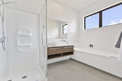 Photo of property in 61 Angiangi Crescent, Beachlands, Auckland, 2018