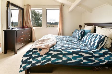 Photo of property in 39 Hillcrest Road, Hatfields Beach, Orewa, 0931